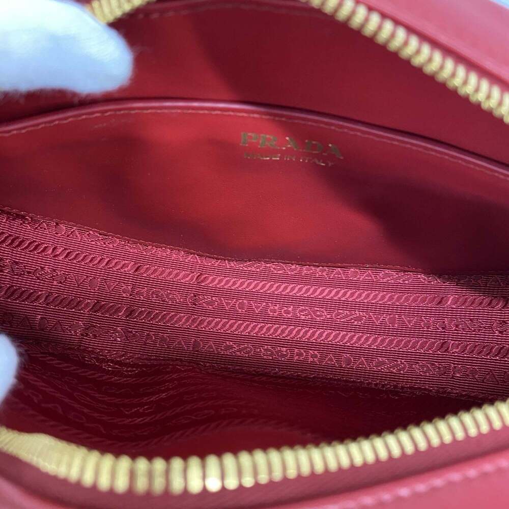 PRADA Red Leather Shoulder Bag - Picture 4 of 9
